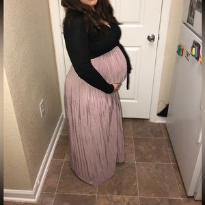 Motherhood Maternity brand dress. Good for dressing up ❤️